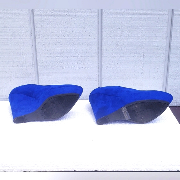 Qupid Blue Size 8 Faux Suede High Wedge. - Picture 3 of 5